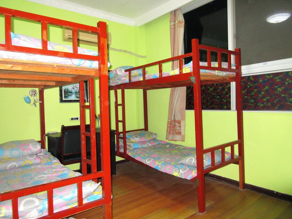 25°C Four Season Youth Hostel Qingdao Exterior foto